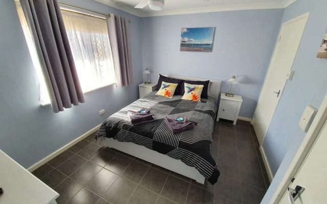 Ocean Beach Chalet 18