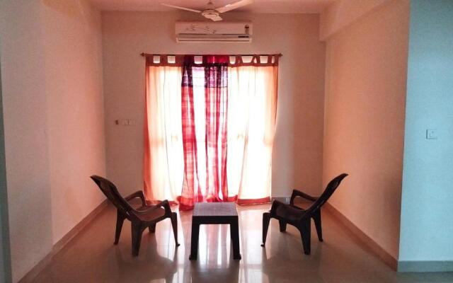 Seacoast Retreat- Lovely 2 BHK apartment with pool