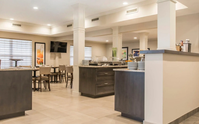 Quality Inn & Suites Amsterdam