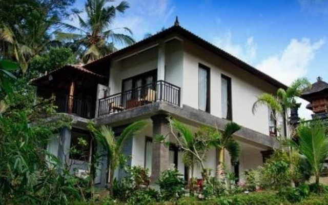 穆拉瓦尔曼宾馆(Mulawarman Guesthouse) – Outside – Ubud