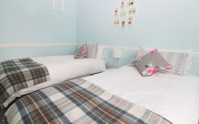 22 Trafalgar Crescent