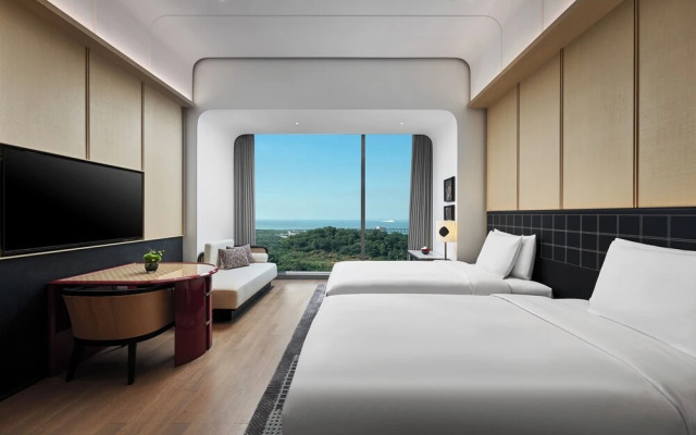 HUALUXE Shenzhen Bao'an by IHG