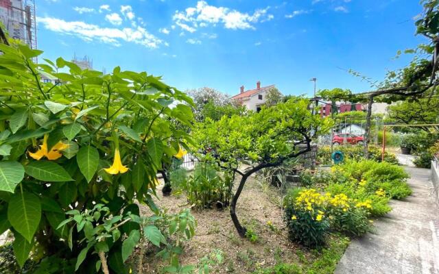 Garden House Budva