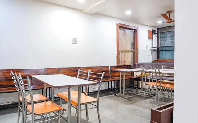 Fabhotel Ashirwad Regency