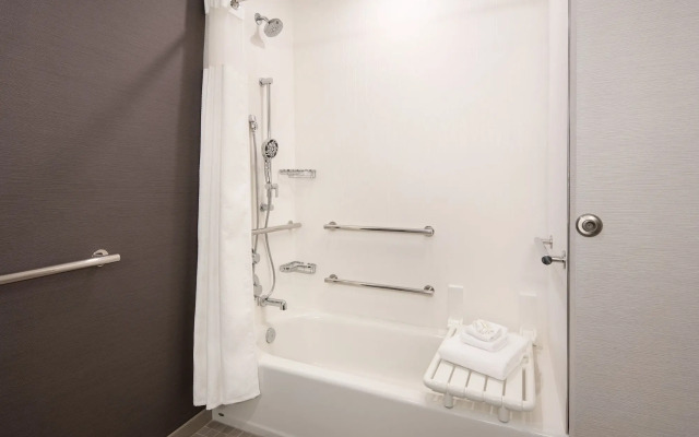 Courtyard by Marriott Fresno Clovis