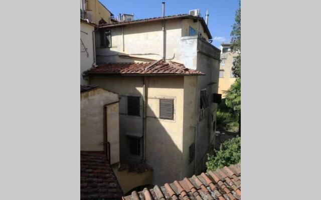 Santa Croce. Quiet, large and luminous loft