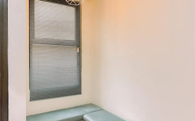 Cozy Studio Apartment At Transpark Cibubur