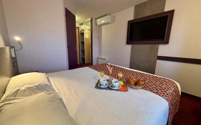 Brit Hotel Les Evens