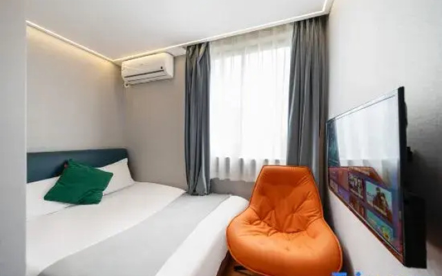 Quansu Hotel (Caohejing Development Zone Shanghai Normal University)
