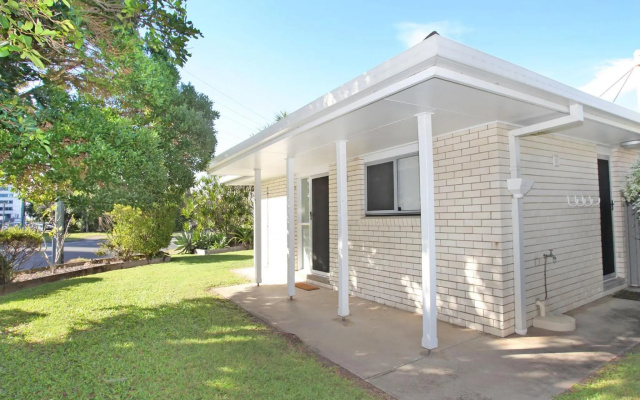 Arlington 1 - Two Bedroom Unit, close to the beach!