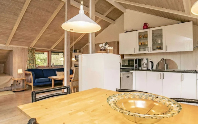 Lovely Holiday Home in Humble near Sea