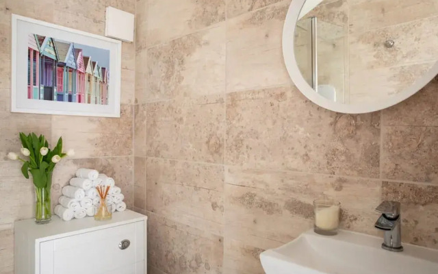 Luxury Seafront Family Home - Indoor Pool