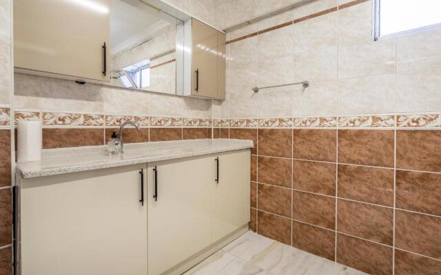 Altiparmak central 4 bedroom apartment