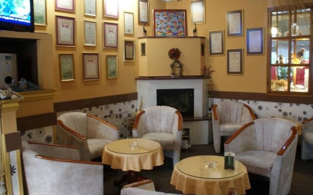 Garni Hotel Lav