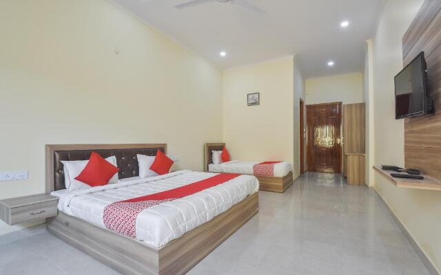 Paradise In by OYO Rooms