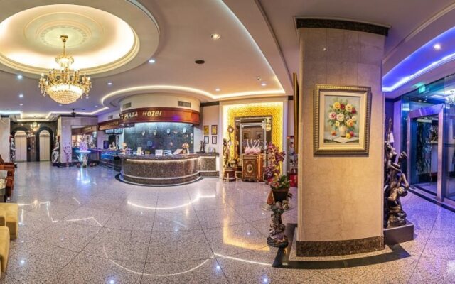 New Plaza Hotel