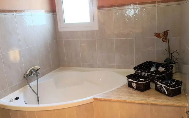 Villa con vistas piscina y relax