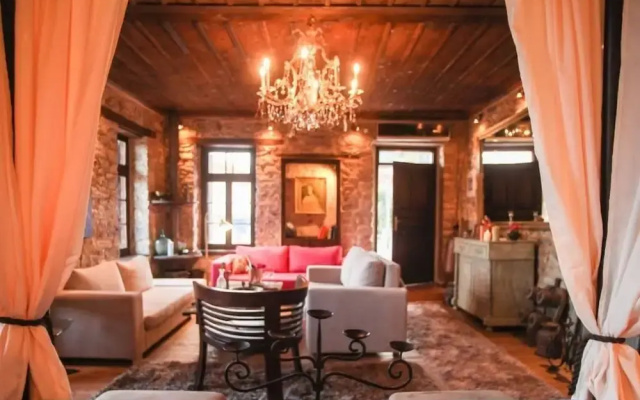 Antique Luxury Suite 65sq.m.