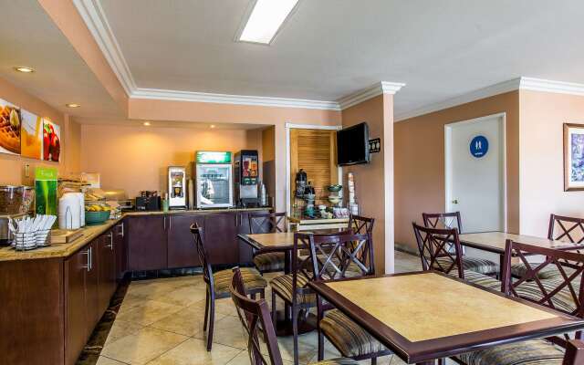 Quality Inn Lake Elsinore I-15