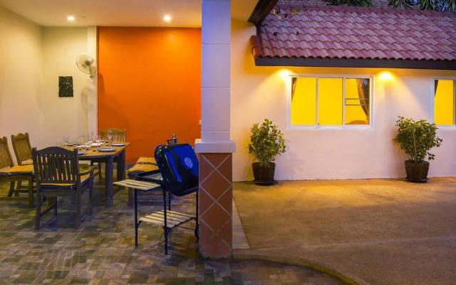 Pattaya Hill, Near the City and Beach