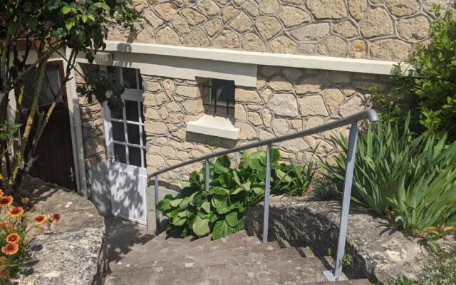 Seashore Hideaway studio