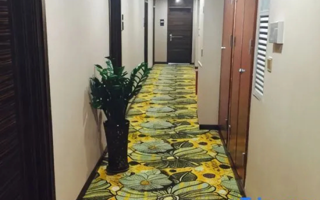 Junchen Business Hotel