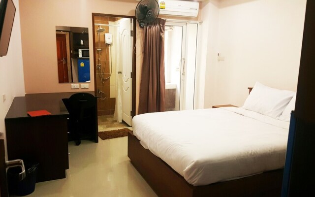 Warit Tower At Chang Phuak By Hjz