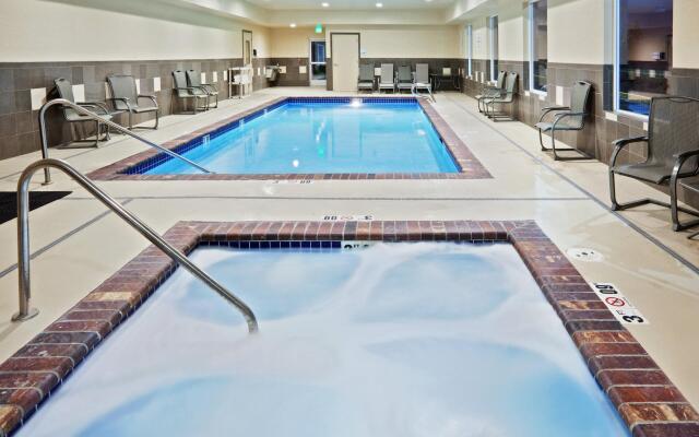 Holiday Inn Express Suites Sumner by IHG