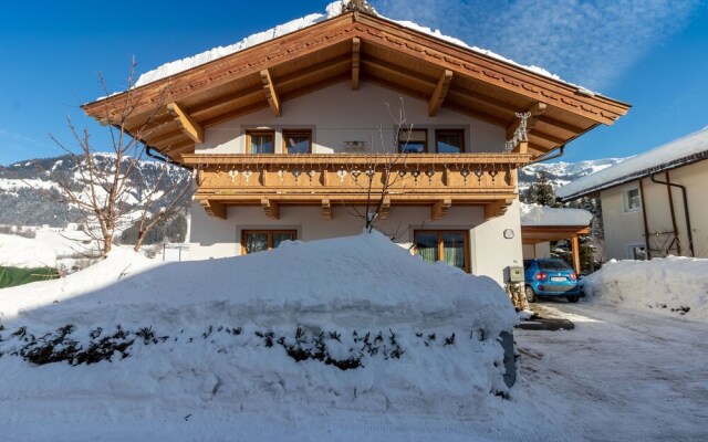 Cozy Apartment in Kitzbuhel near Ski Lift
