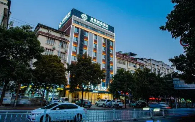 Jinjiang . Chonpines Hotel（Guigang Jingang Avenue High-speed Railway Station Branch）