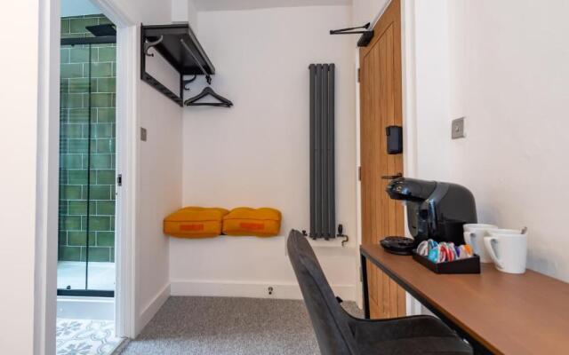 Riize Rooms - Self Check In Boutique Hotel