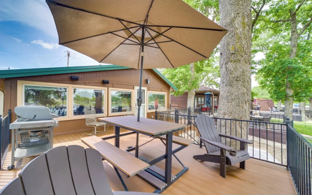 2 Boat Docks: Grand Lake Waterfront Home