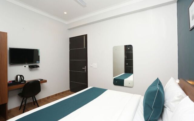 SilverKey Executive Stays 19650 Huda Star Mall