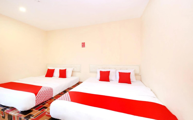 OYO 479 The Green Hotel