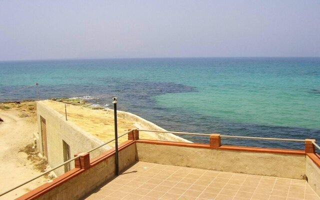 House with 3 bedrooms in Marsala with wonderful sea view and terrace 20 m from the beach