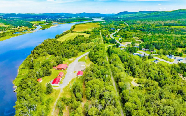 Love Hotels St John River by OYO at Fort Kent ME