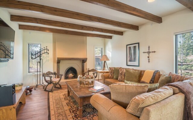 Encantada - Spacious and Luxurious Home, Walk to The Plaza