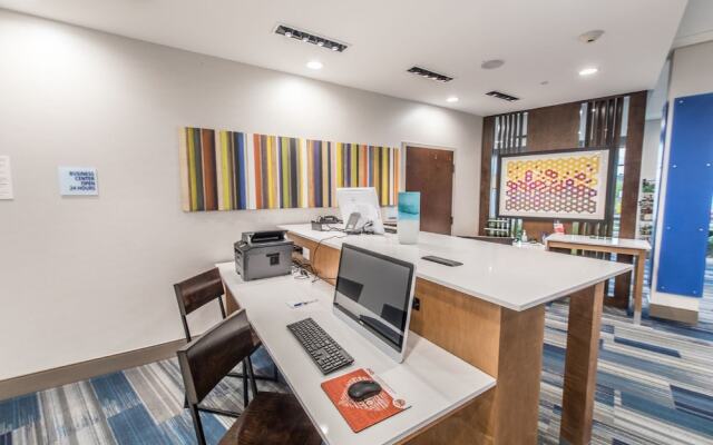 Holiday Inn Express & Suites Milledgeville