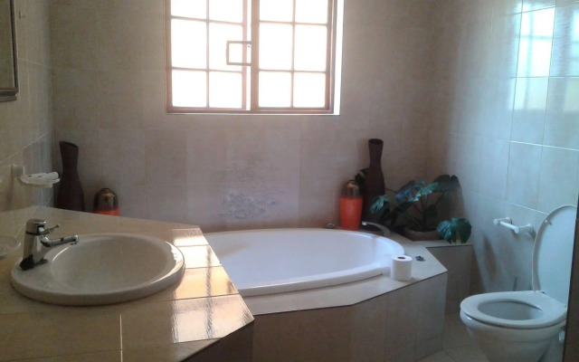 Inca-Rose Guest House