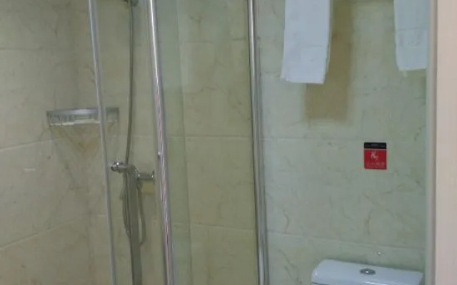 Pinghu Golden Bay Hotel