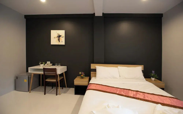 185 @ Surawong Hotel