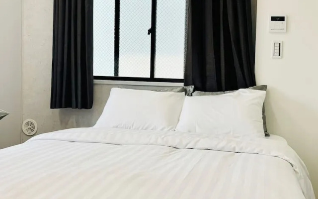 GLOU Shinjuku Family