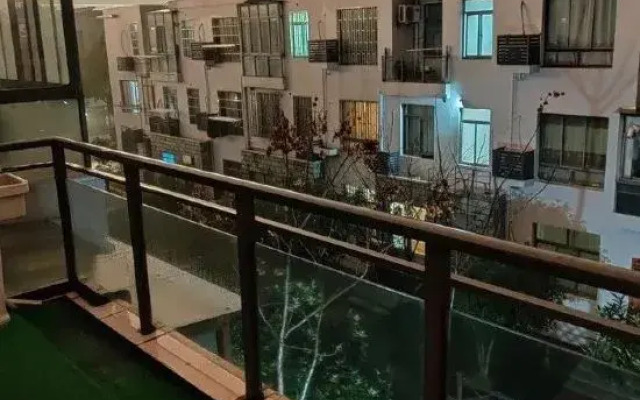 Shanghai Huahui Hotel themed apartment
