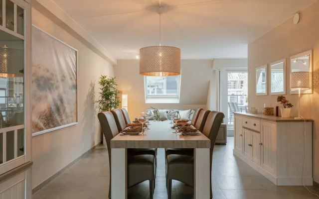 Spacious 3-bedroom Apartment in Oostende