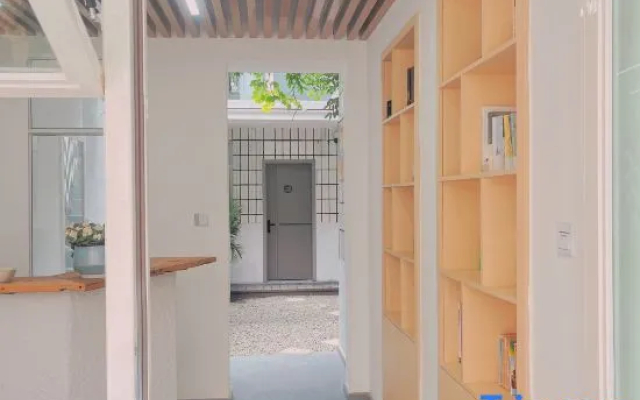 Half-circle coffee hostel
