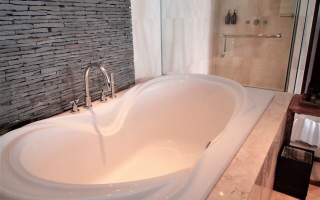 3 Bedrooms Sun Suite Villa Bali