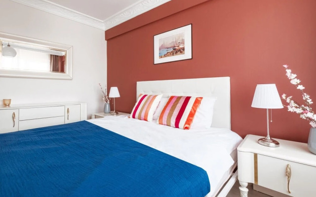 Sea View Flat w Balcony 5 min to Dolmabahce Palace