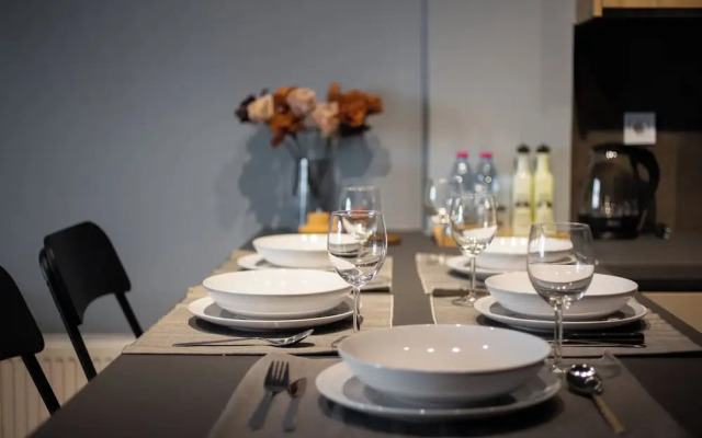 Zephyr 3-Bedroom Apartment in Athens