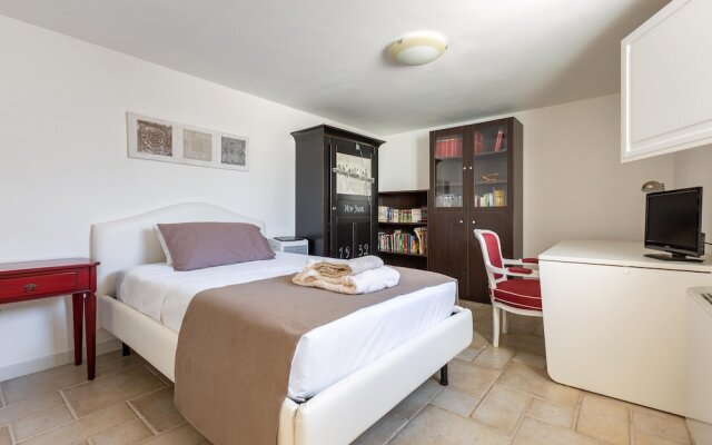 1966 Villa Medici Alla Macchia by Perle di Puglia