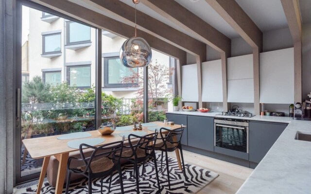 Stylish and Modern Flat in Shoreditch for 4